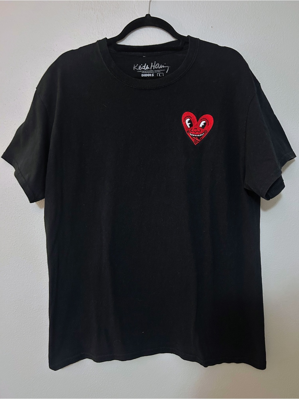 Keith Haring Casual Black T-Shirt with Red Heart Patch Size Large